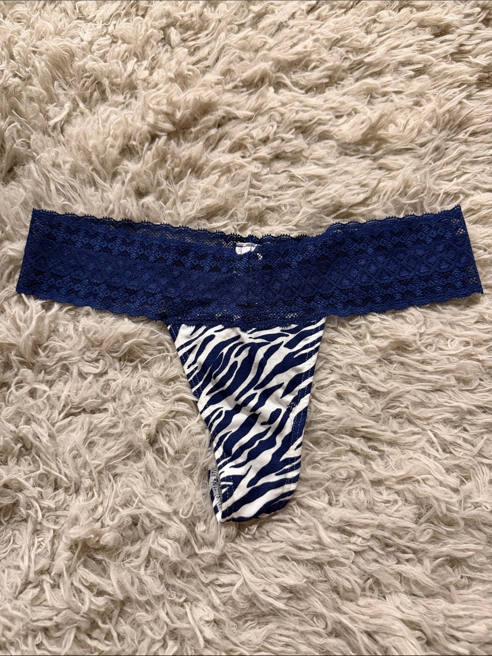 NWT Y2K Vintage Victoria's Secret Thong Blue and White Animal Print XSmall